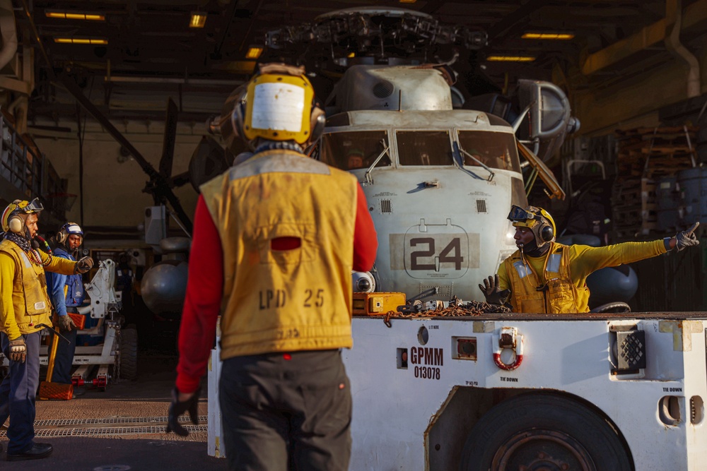 Marines, Sailors Prep the Flight Deck Aboard USS Somerset