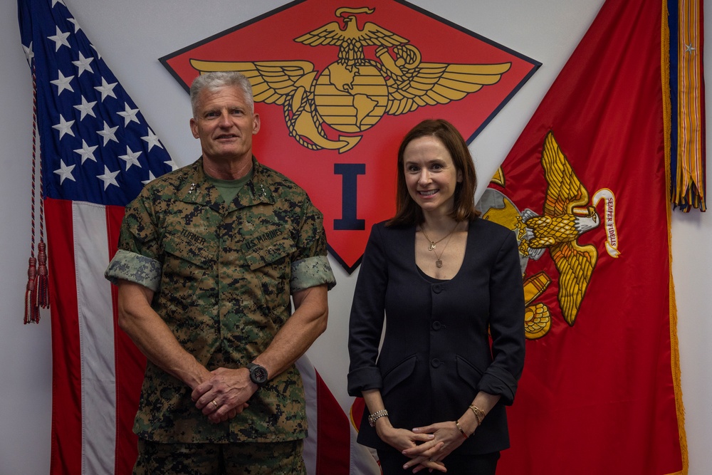 U.S. Senior Director for East Asia and Oceania Visits Okinawa