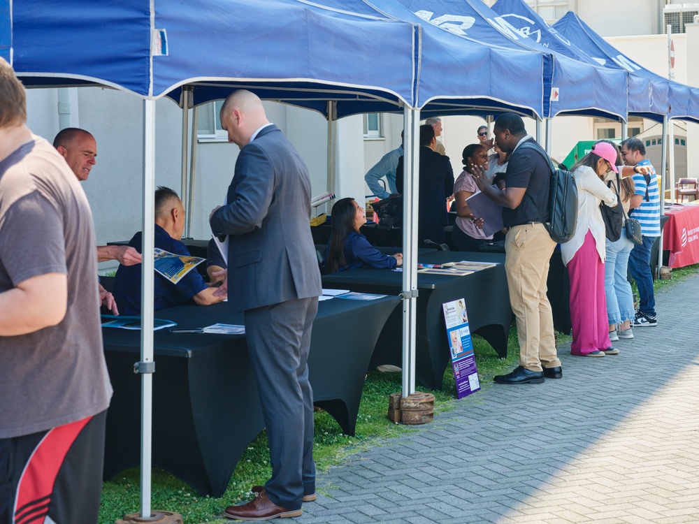 CFA Yokosuka FFSC Holds Career Fair