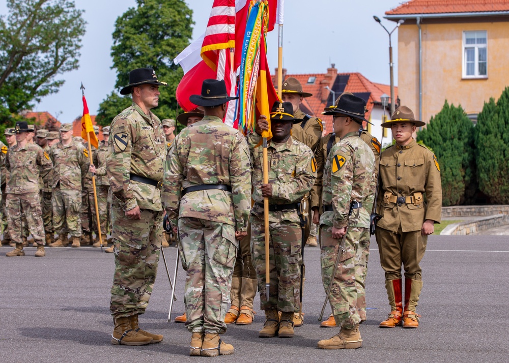 1st Cavalry Division's Lt. Col. Alika K. Ichinose Relinquishes Command to Lt. Col. George Gordon