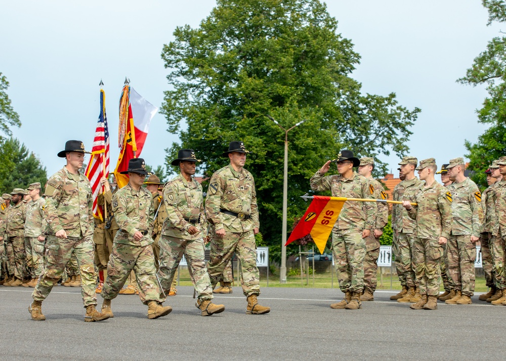 1st Cavalry Division's Lt. Col. Alika K. Ichinose Relinquishes Command to Lt. Col. George Gordon
