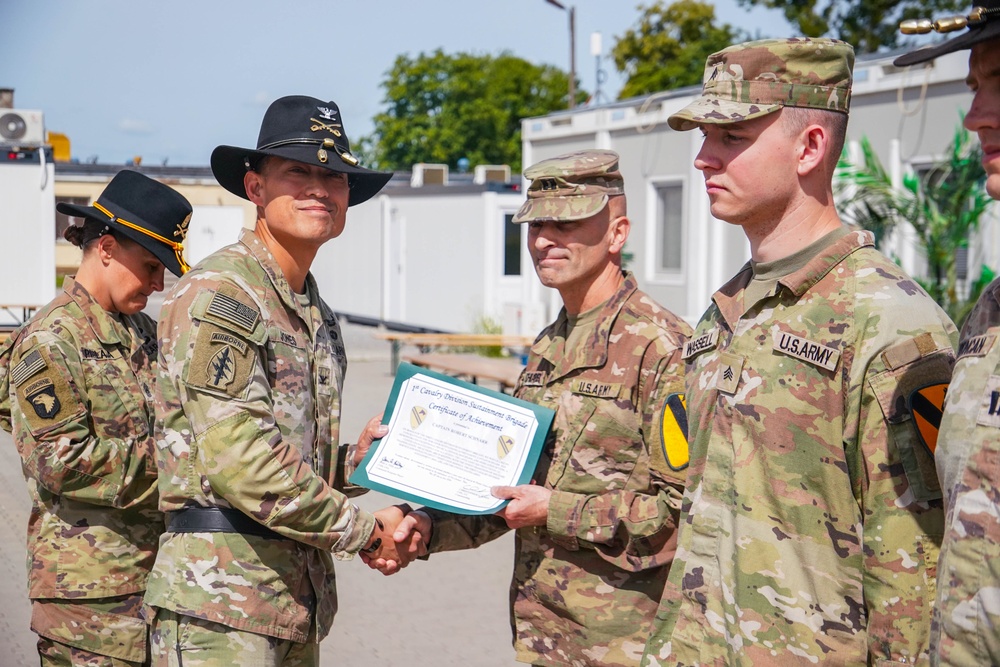 Wagonmaster Commander Presents Awards to Distinguished Leaders of the 1st Cavalry Division Sustainment Brigade