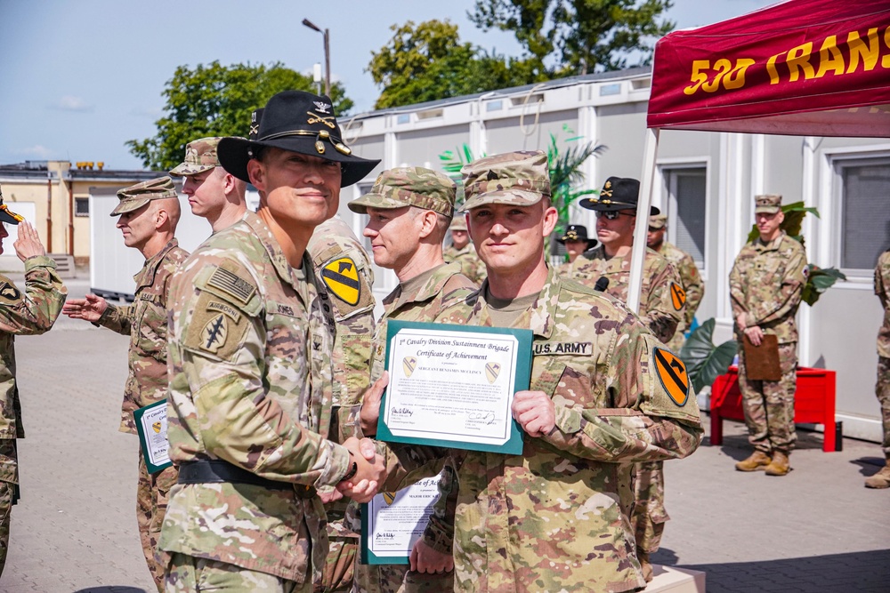 Wagonmaster Commander Presents Awards to Distinguished Leaders of the 1st Cavalry Division Sustainment Brigade