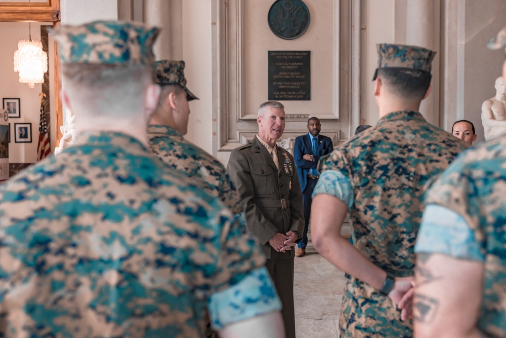 Commandant, Gen. Smith, Visits U.S. Embassy, Italy