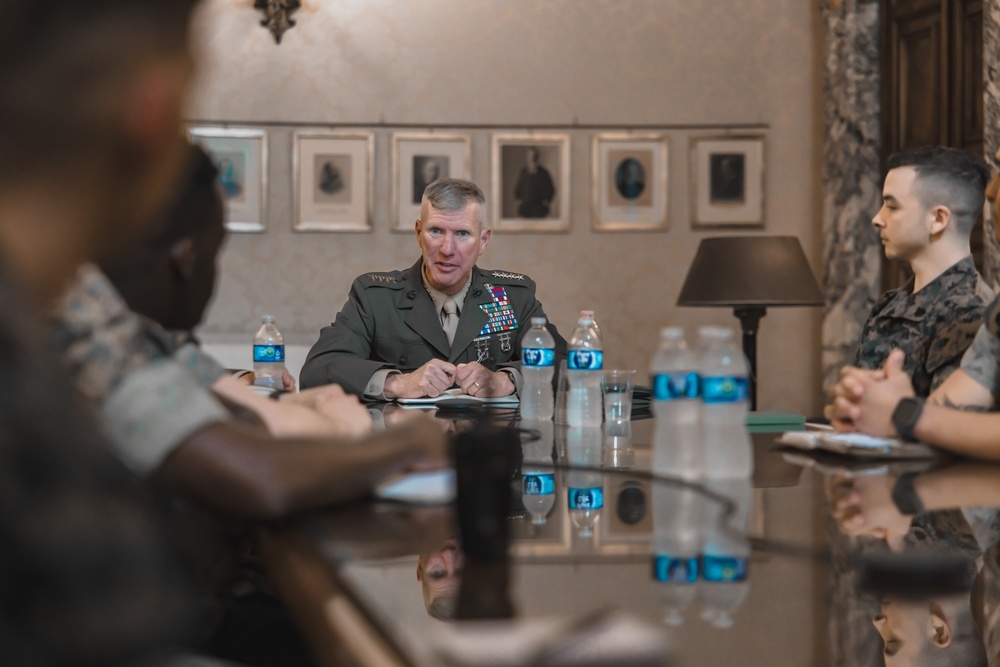 Commandant, Gen. Smith, Visits U.S. Embassy, Italy