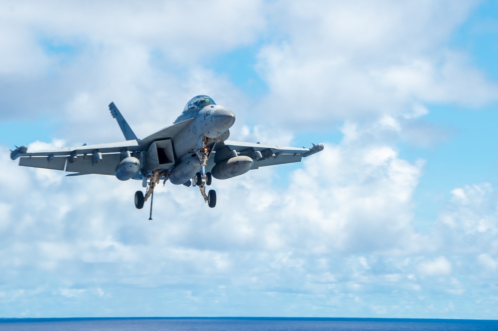 USS Ronald Reagan (CVN 76) conduct flight operations during operation Valiant Shield