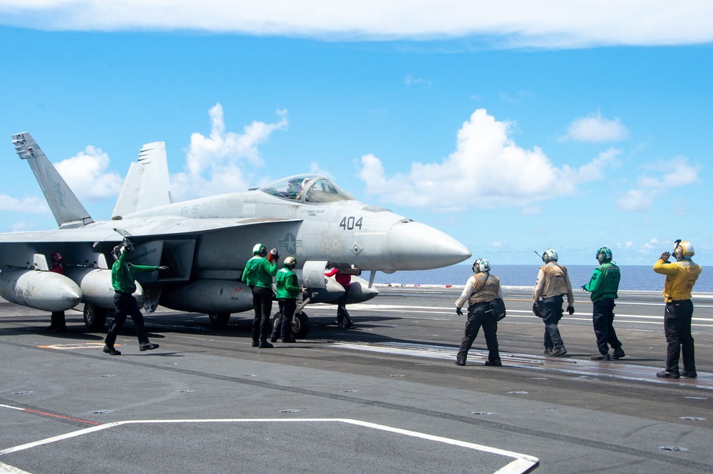 USS Ronald Reagan (CVN 76) conduct flight operations during operation Valiant Shield