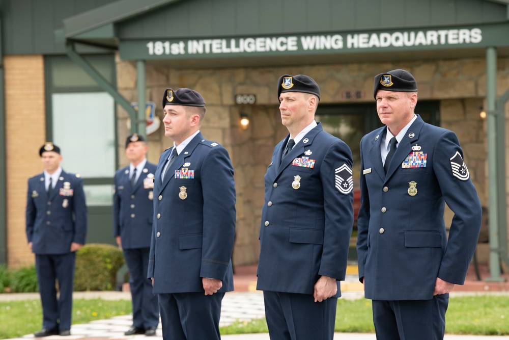 181st IW Airmen Perform Retreat Ceremony