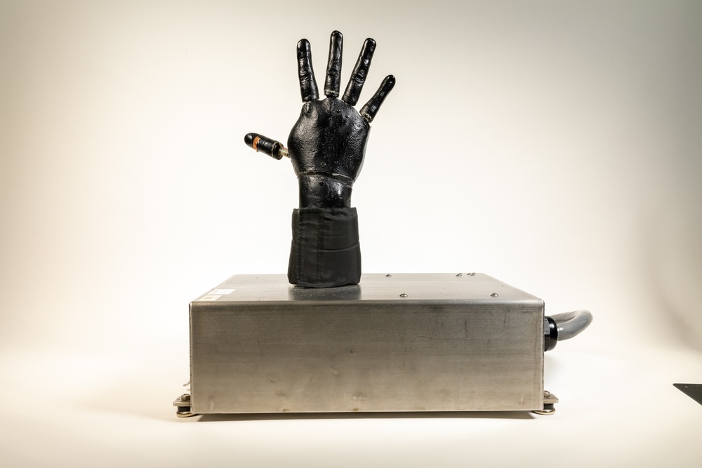 Hand manikin