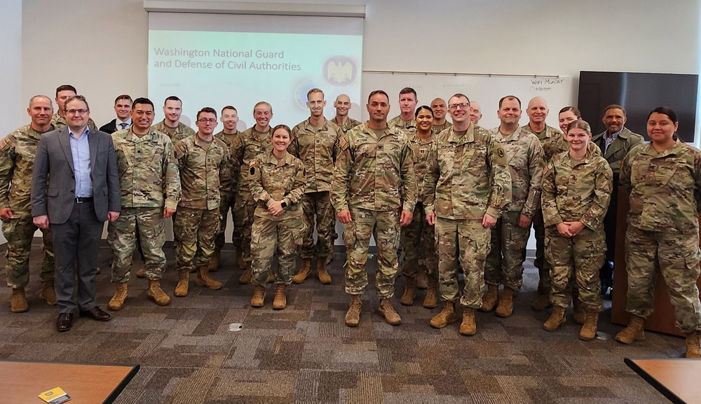 National Guard, Active Duty Staff Judge Advocate join forces for Legal Education Seminar