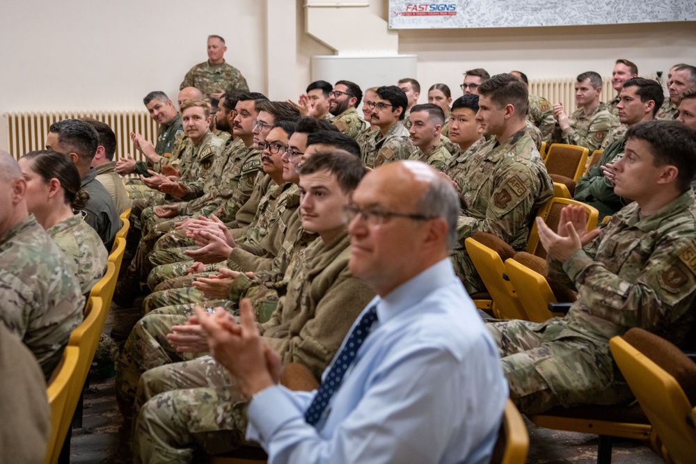 501st Combat Support Wing hosts EUCOM leadership visit to RAF Fairford and BTF 24-3