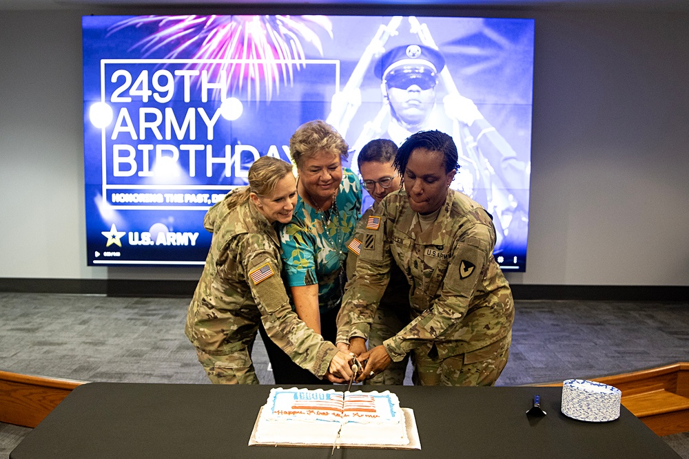 USAFMCOM celebrates the Army Birthday