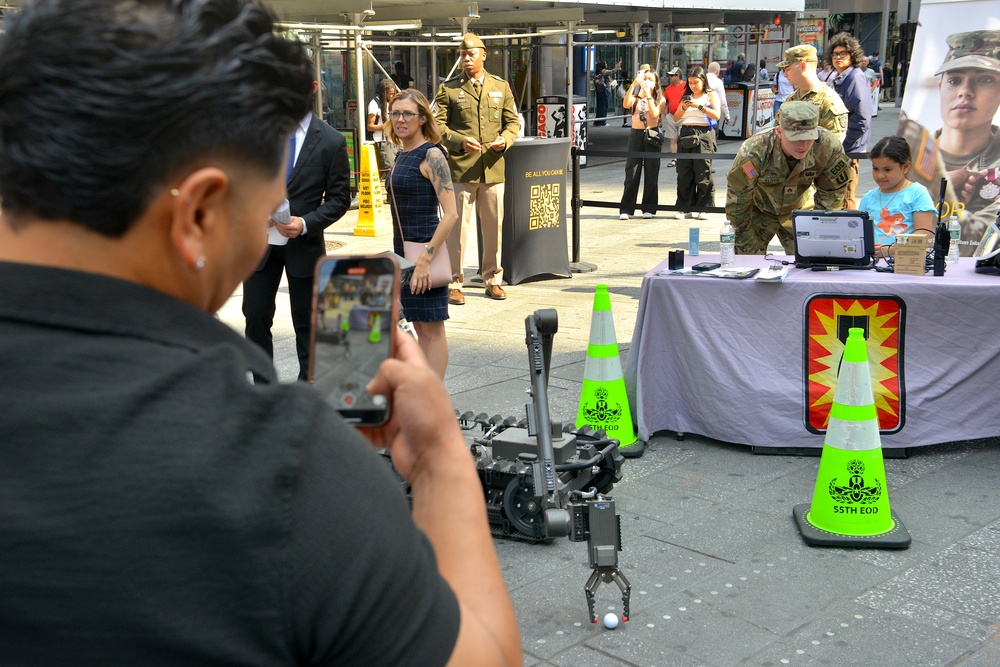 Soldiers Celebrate U.S. Army 249th Birthday in Times Square