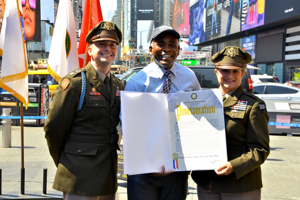 Soldiers Celebrate U.S. Army 249th Birthday in Times Square