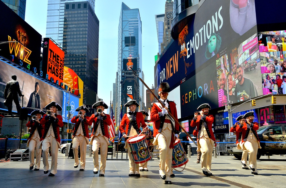 Soldiers Celebrate U.S. Army 249th Birthday in Times Square