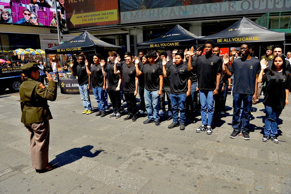 Soldiers Celebrate U.S. Army 249th Birthday in Times Square