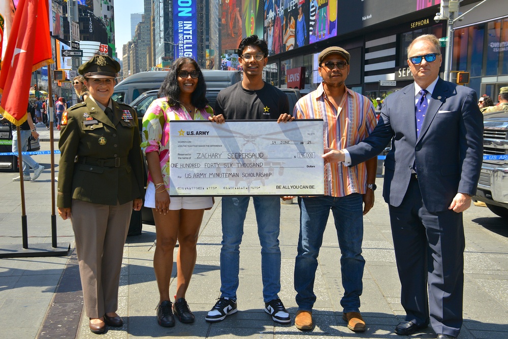 Soldiers Celebrate U.S. Army 249th Birthday in Times Square