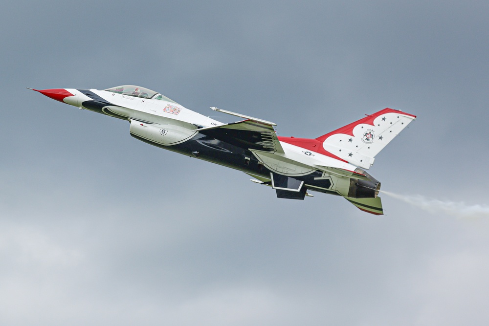 DVIDS Images Thunderbirds Perform at the 2024 Selfridge Open House