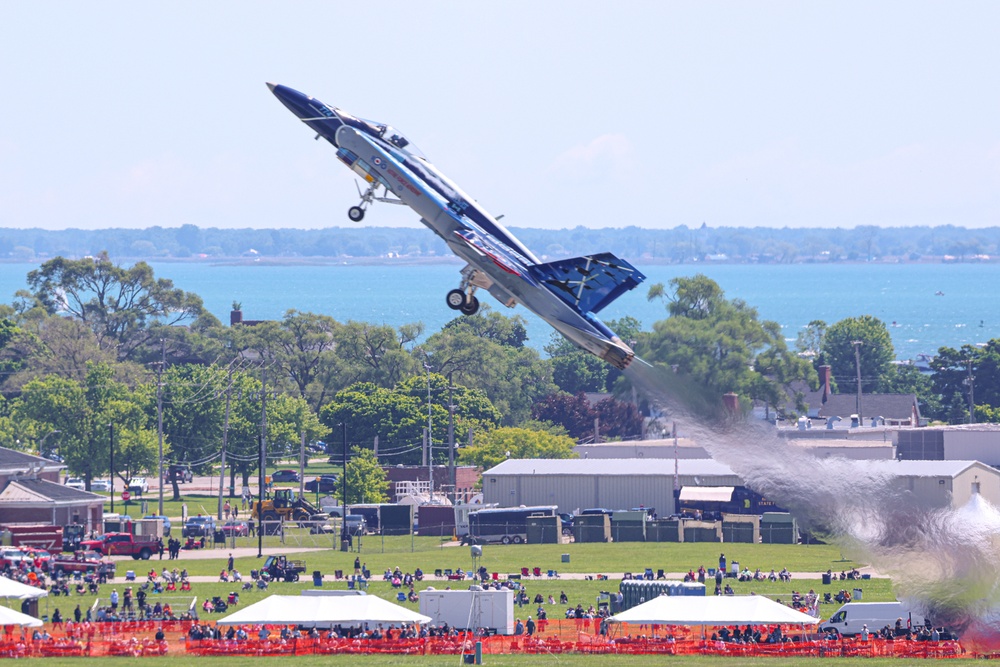 RCAF Hornet Performs at 2024 Selfridge Open House and Air Show