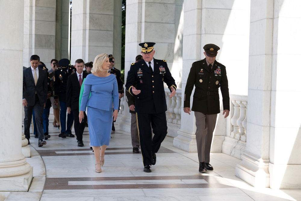 U.S. Army 249th Birthday Wreath-Laying at the Tomb of the Unknown Soldier