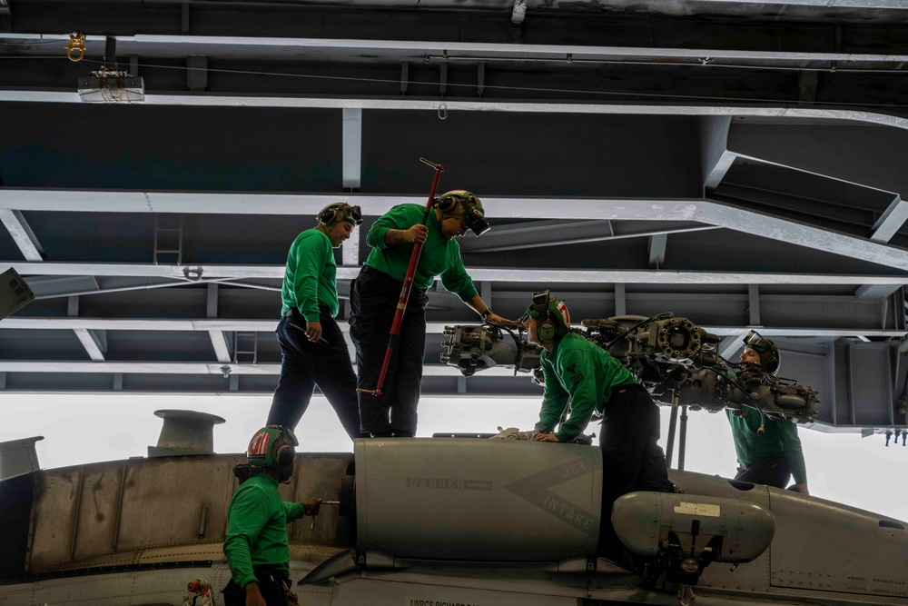 USS Carl Vinson (CVN 70) Sailors Conduct Maintenance