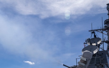 USS Rafael Peralta fires CIWS during Valiant Shield