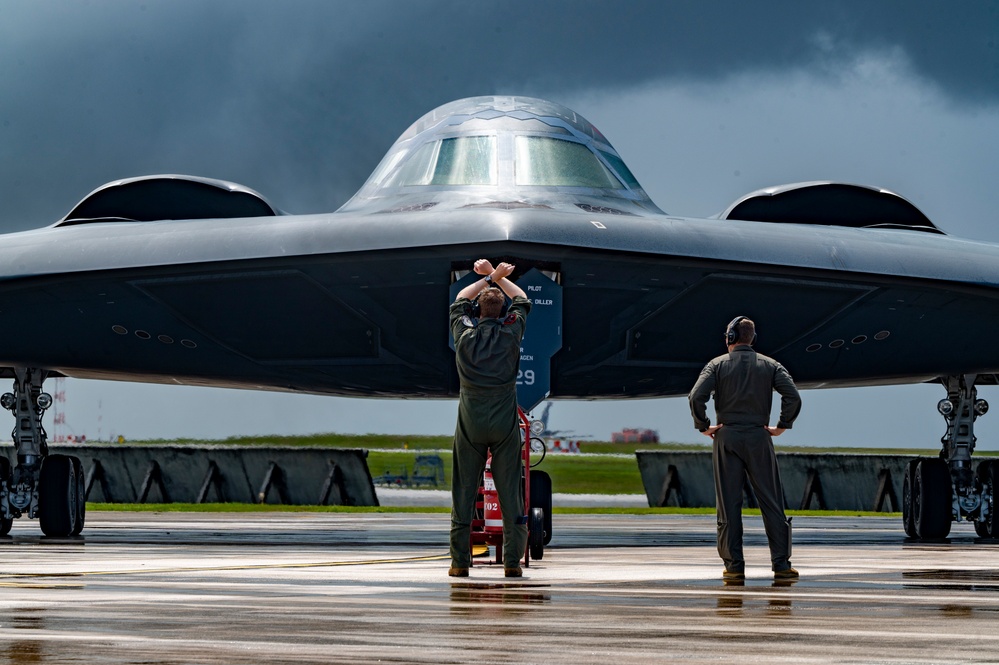 B-2 stealth bombers land in Guam for Valiant Shield 24