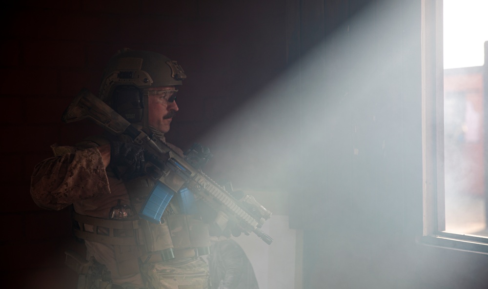 Dvids - Images - U.s. Marines Conduct Simulated Raid During Exercise 