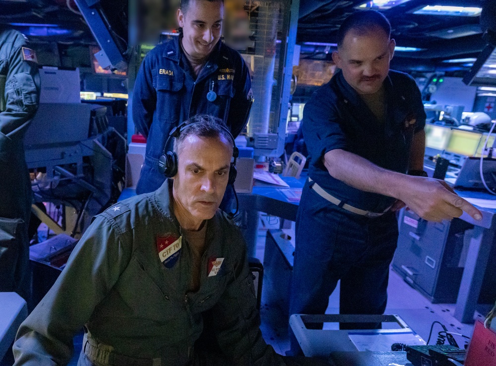 Commander, Task Force 70 / Carrier Strike Group 5 Visits DDG 115