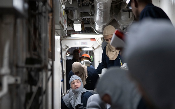 Mass casualty evacuation training aboard USS Mount Whitney (LCC 20)