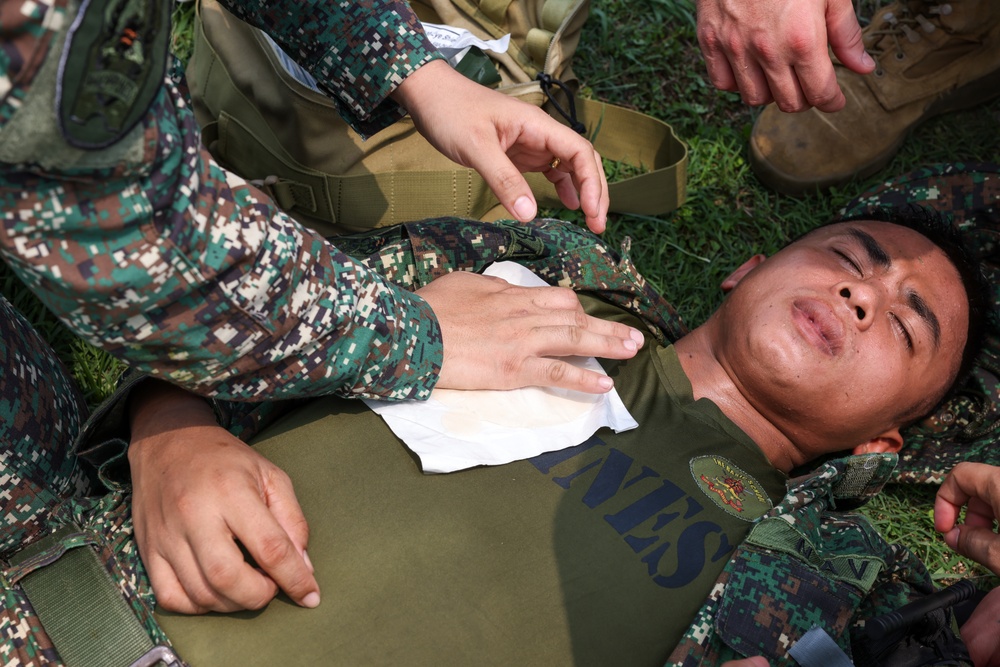 MAG-13 and Philippine service members conduct Valkyrie blood transfusion demonstration and TCCC training