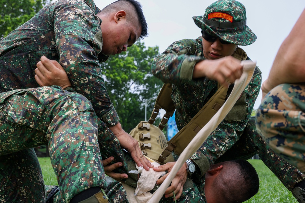 MAG-13 and Philippine service members conduct Valkyrie blood transfusion demonstration and TCCC training