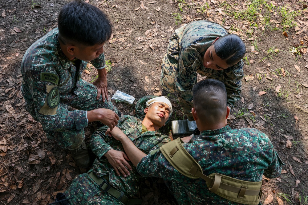 MAG-13 and Philippine service members conduct Valkyrie blood transfusion demonstration and TCCC training