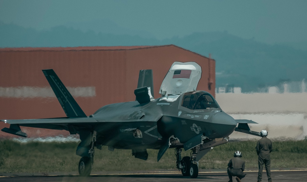 MASA 24: LLFX, F-35 takeoff