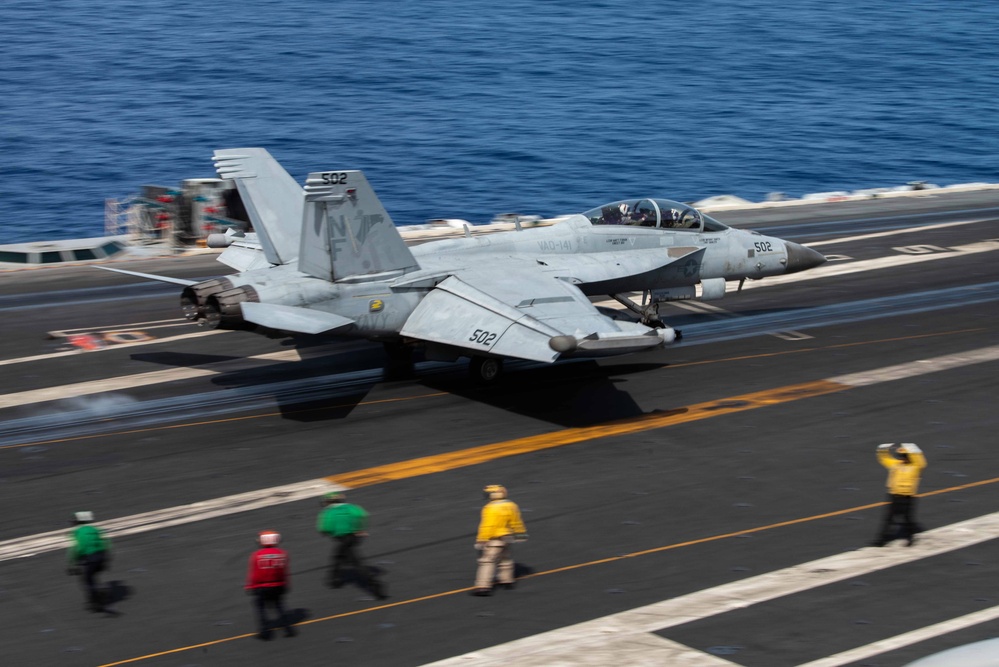 DVIDS - Images - USS Ronald Reagan (CVN 76) conducts flight operations ...