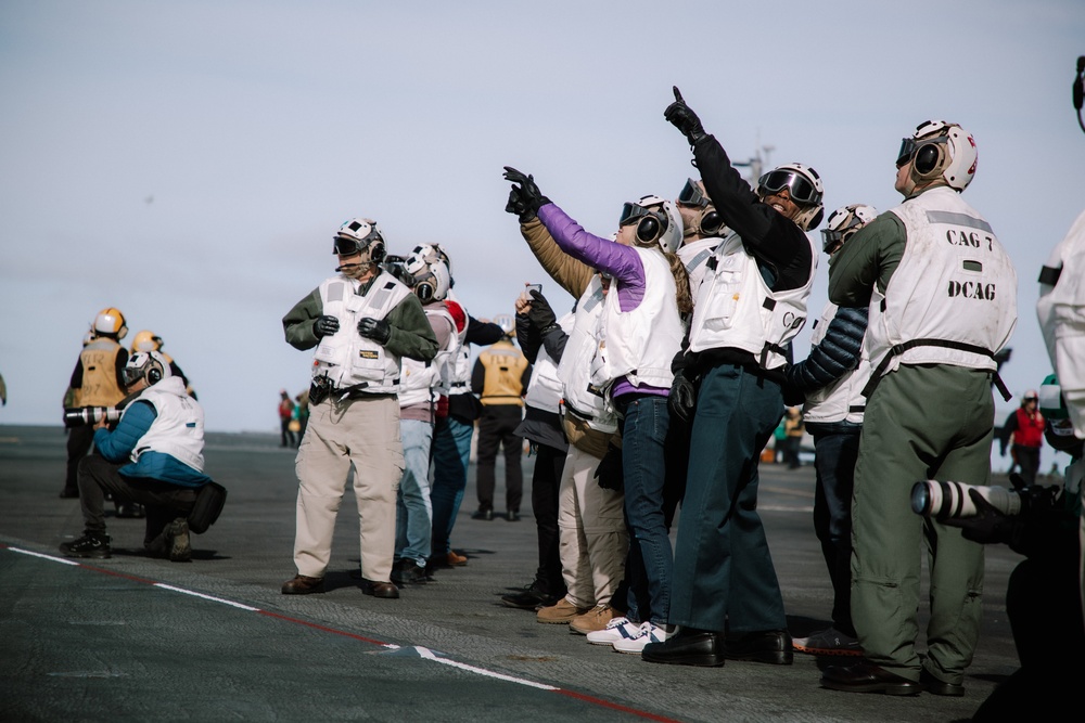 USS George Washington hosts the official Chilean party