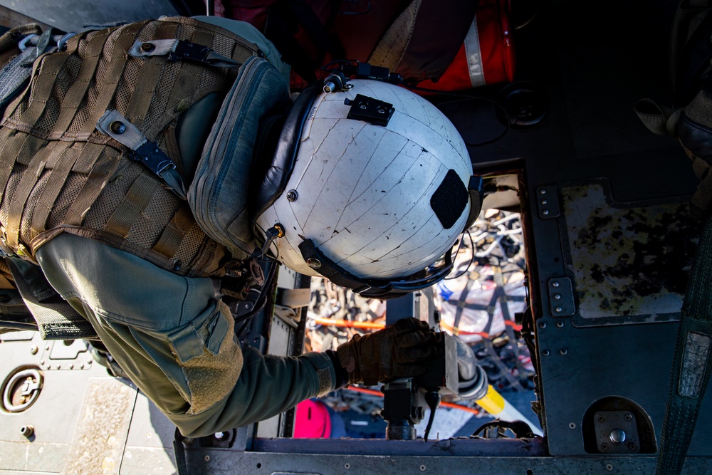 George Washington Conducts Vertical Replenishment