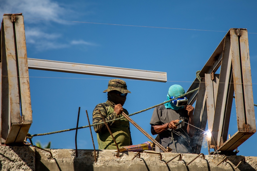 84th Engineer Battalion put finishing touch on warehouse in Itbayat