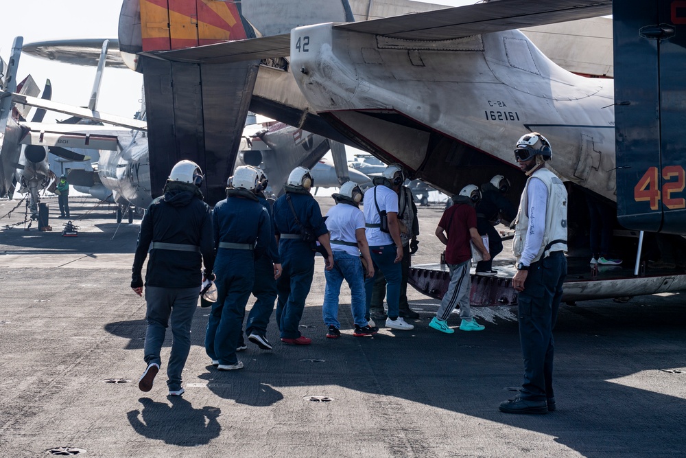 USS Dwight D. Eisenhower Render Assistance to Distressed Mariners