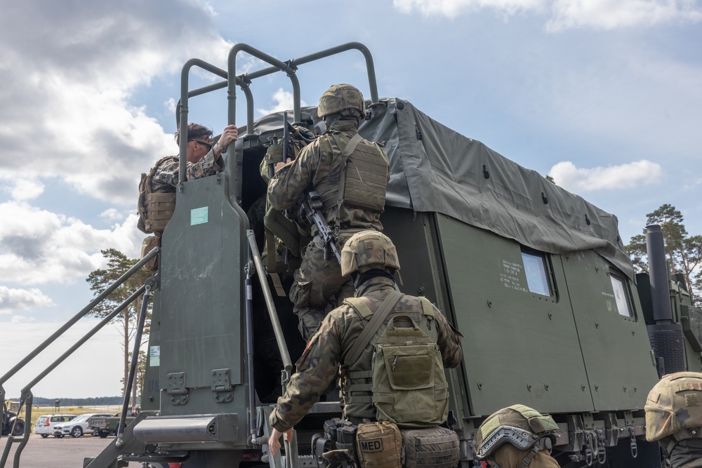 CLB-8 Convoy Operations: Polish Soldiers