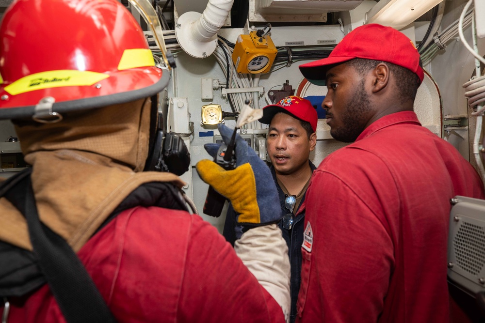 USS Russell (DDG 59) general quarters
