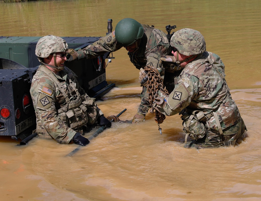 Arkansas Guardsmen Perform Vehicle Recovery