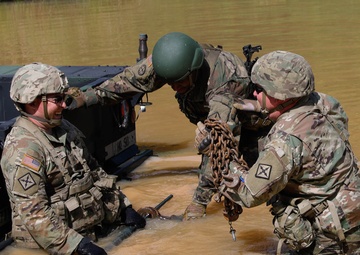 Arkansas Guardsmen Perform Vehicle Recovery