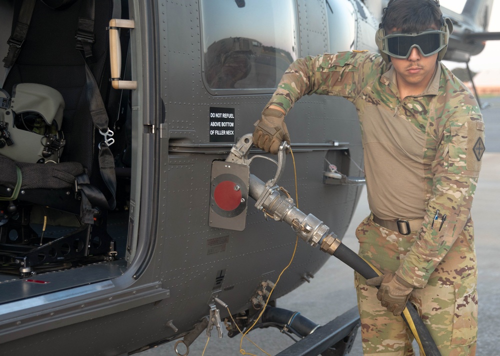 Arkansas Guardsmen Maintaining Army Aircraft