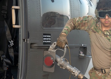 Arkansas Guardsmen Maintaining Army Aircraft