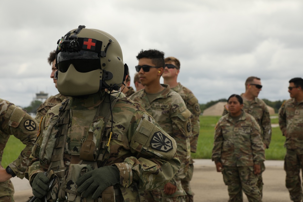 278th Armored Cavalry Regiment lifts off with hoist MedEvac training