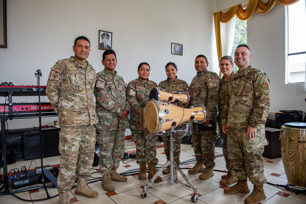 Peruvian, US Air Force bands host joint practice