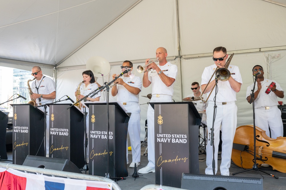 U.S. Navy Band Commodores Perform at Maryland Fleet Week