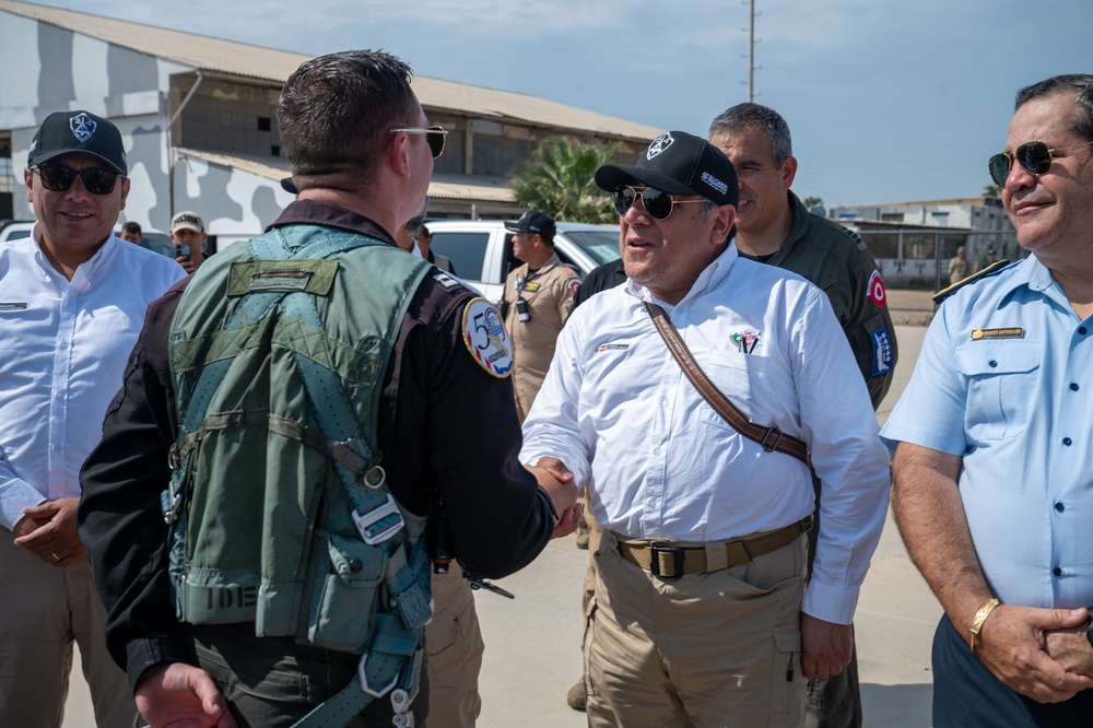 F-16 Viper Demonstration Team welcomes Peruvian, U.S. delegation at Festival Aereo Chiclayo