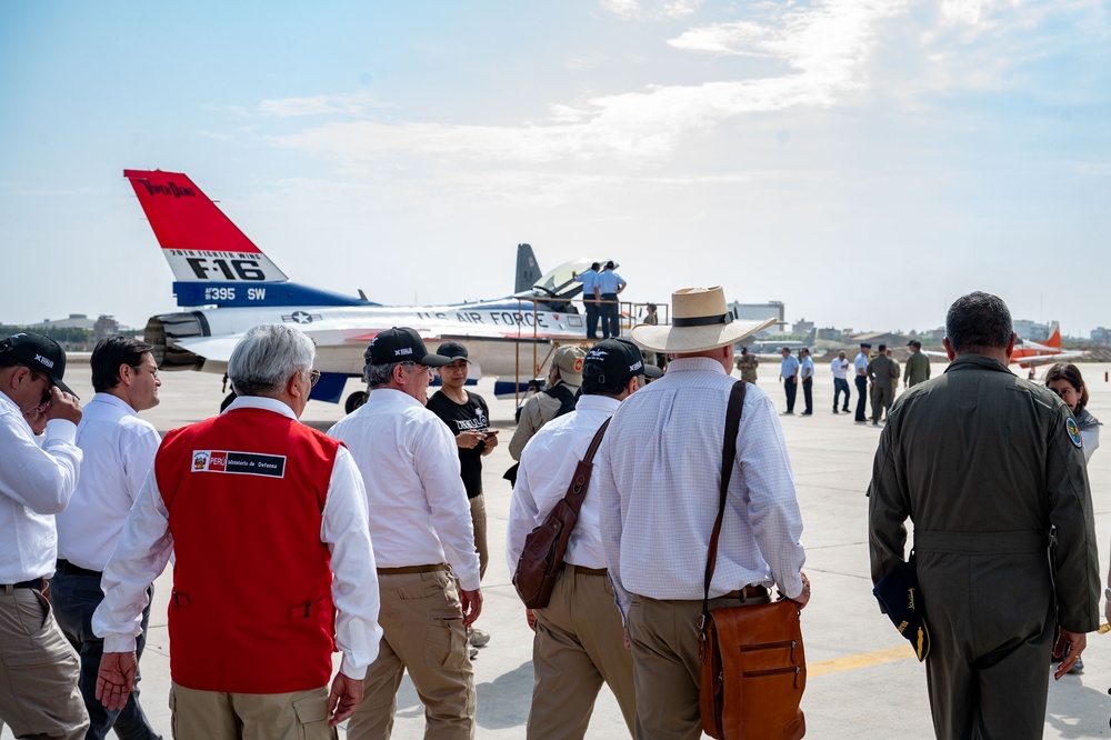 F-16 Viper Demonstration Team welcomes Peruvian, U.S. delegation at Festival Aereo Chiclayo